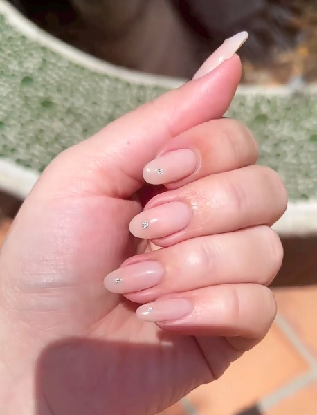 Nude crystal nails